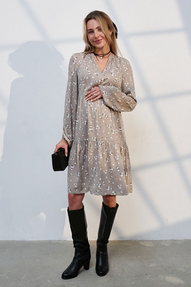 Вишукана сукня сіро-бежевого кольору з квітковим принтом для вагітних та годуючих DR-35.051 фото