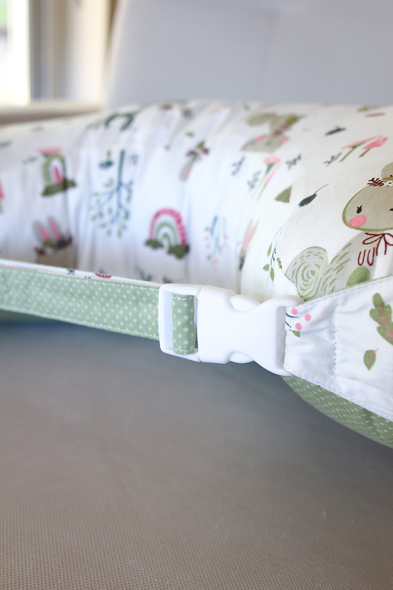 Наволочка для годування, оленята на бiлому